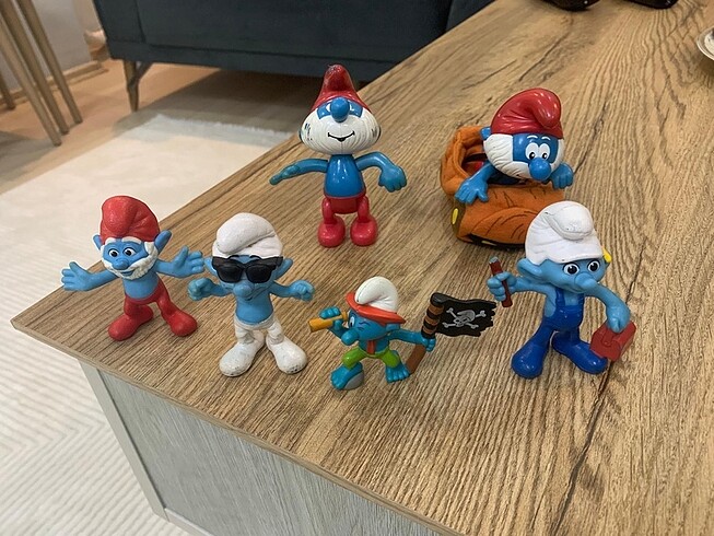 Şirinler figür