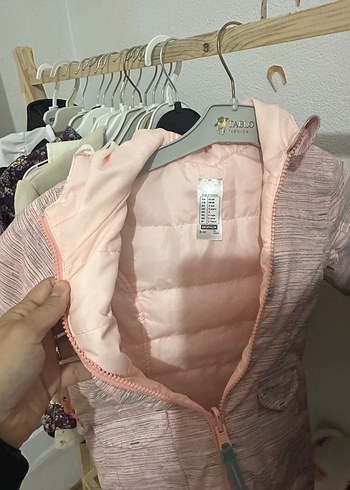 Decathlon çocuk mont 
Kız Çocuk Pembe Baskılı Fermuarlı Ceket - Görsel 2