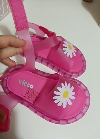 Vicco Işıklı kız çocuk sandalet