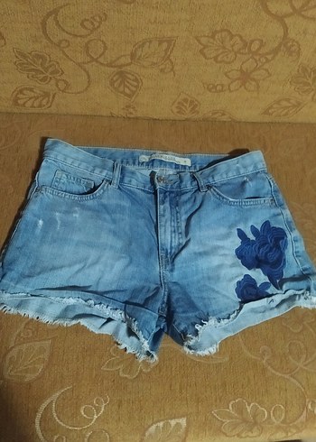 38 Beden Nakışlı Mavi Kadın Mini Denim Şort