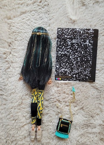 Monster High Turkuaz Detaylı Monster High Cleo de Nile Bebek