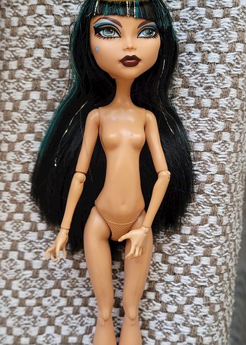 Monster High Turkuaz Detaylı Monster High Cleo de Nile Bebek rezerve!