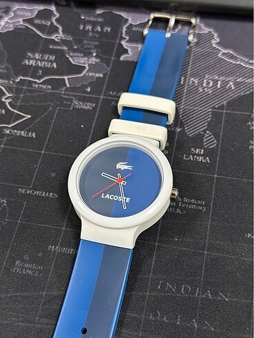 Lacoste saat