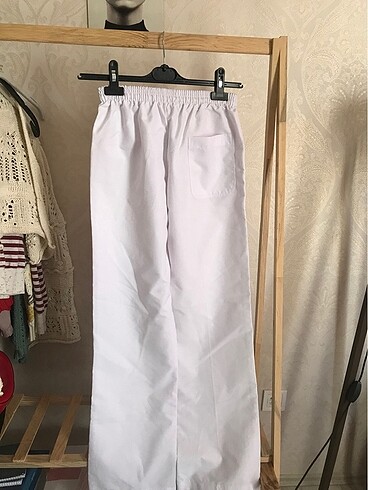 s Beden beyaz Renk Forma pantolonu (Hiç kullanılmamıştır)