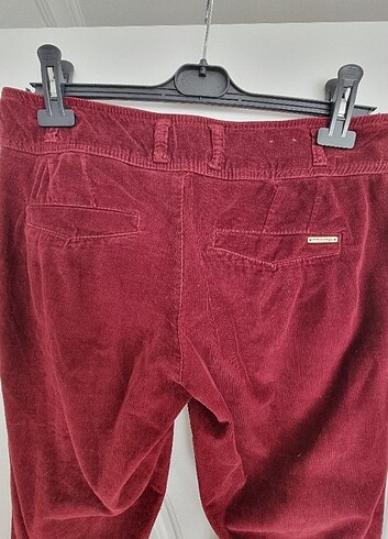 42 Beden bordo Renk KADIFE PANTOLON BORDO 38 BEDEN kederinden küçük bir sökük var ba