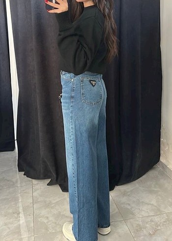 Prada Kadın pantolon manken duruşu son görselde - Görsel 5