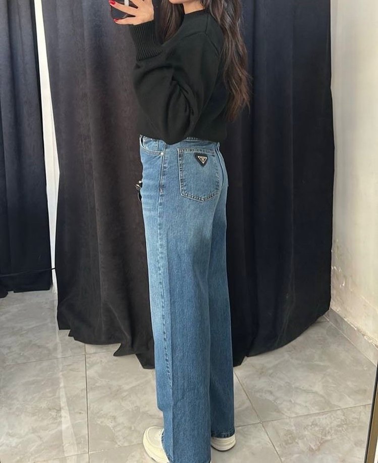 Prada Kadın pantolon manken duruşu son görselde - Görsel 5