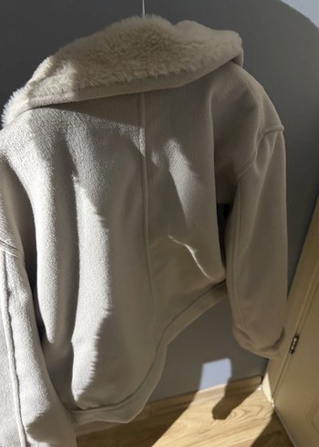 Bej Kısa Sıcak Tüylü Kadın Ceket - Görsel 3