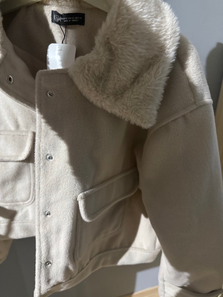 Bej Kısa Sıcak Tüylü Kadın Ceket - Görsel 2