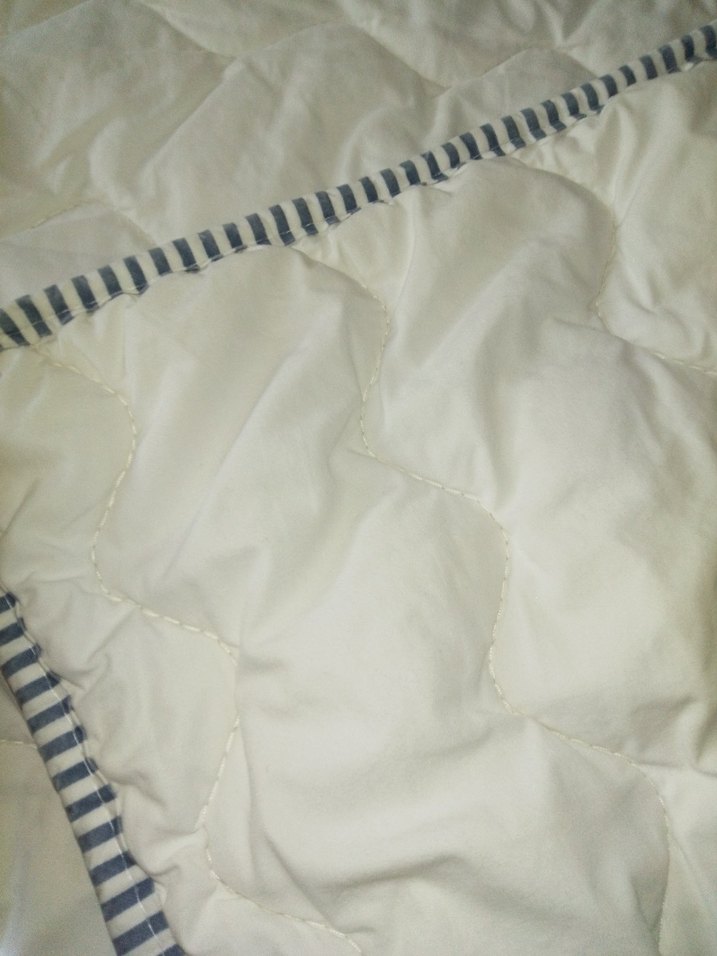 Beyaz Parlak Yatak Koruyucu - Görsel 2