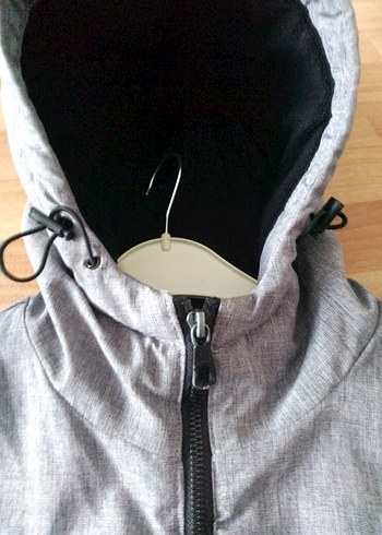 Gri Kapüşonlu Fermuarlı Erkek mont - Görsel 9