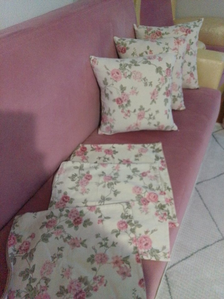 Pastel Pembe Çiçek Desenli Dekoratif Yastık Kılıfı - Görsel 3