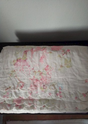 Pastel Çiçek Desenli Beyaz Yatak Örtüsü - Görsel 7