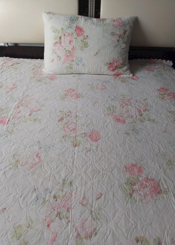 Pastel Çiçek Desenli Beyaz Yatak Örtüsü - Görsel 11