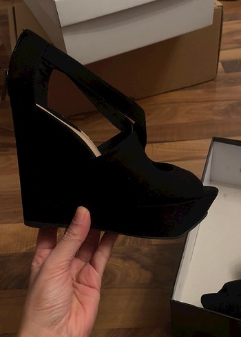 Siyah Platform Fermuarlı Kadın Topuklu Ayakkabı - Görsel 3