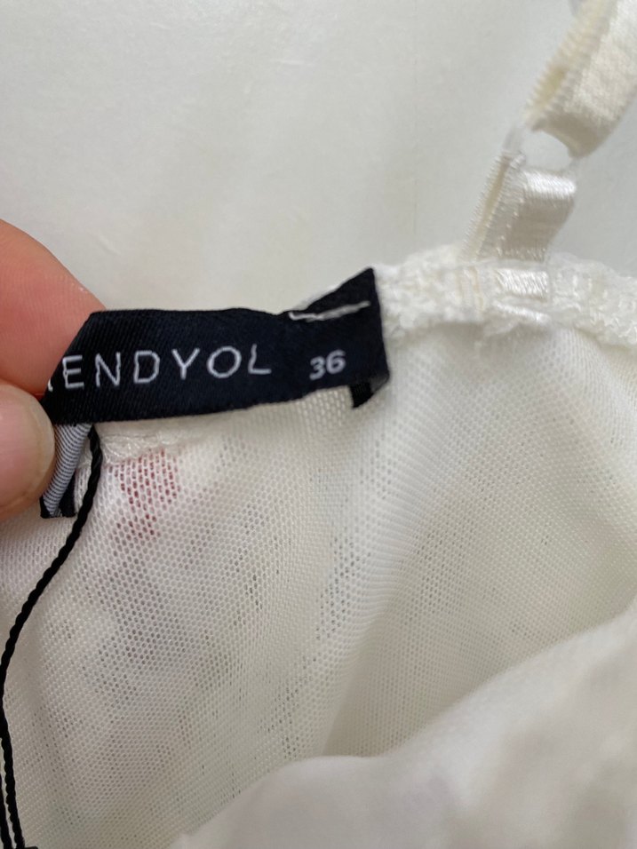 Dantel Detaylı Beyaz Büstiyer - Görsel 3