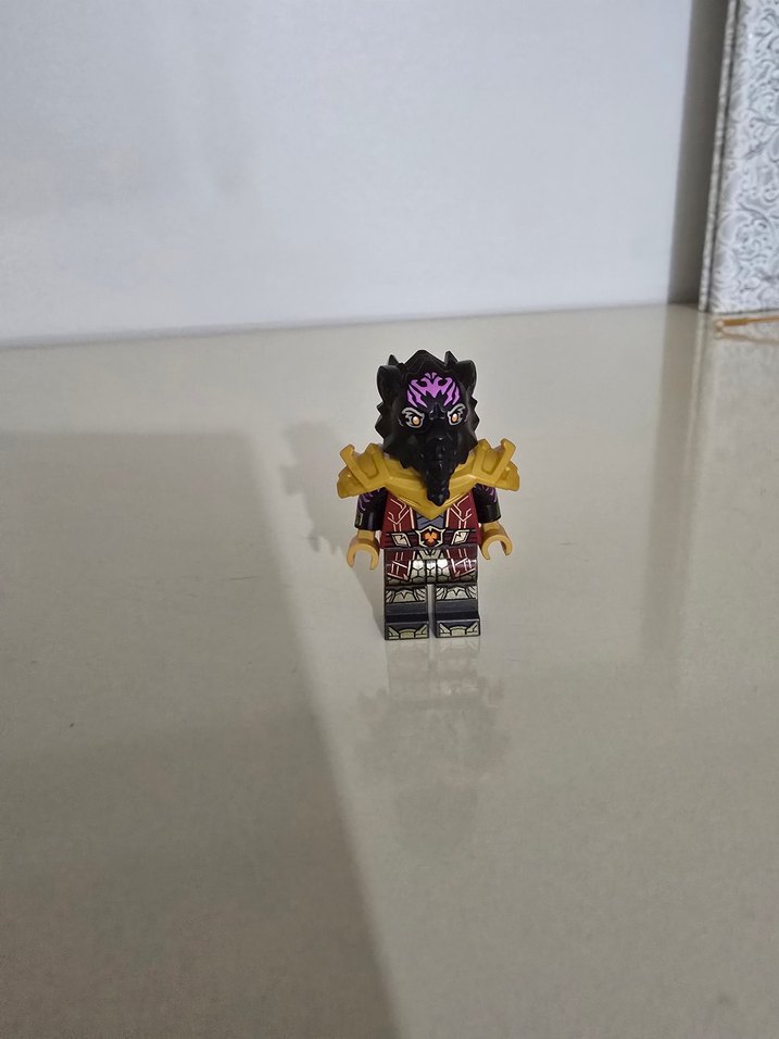 NİNJAGO LORD RASAltın Detaylı Karanlık Lego Figürü - Görsel 2