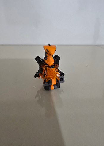 NİNJAGO YILAN ADAM Turuncu Lego Figür - Görsel 3