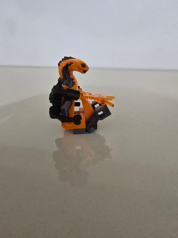 NİNJAGO YILAN ADAM Turuncu Lego Figür - Görsel 5