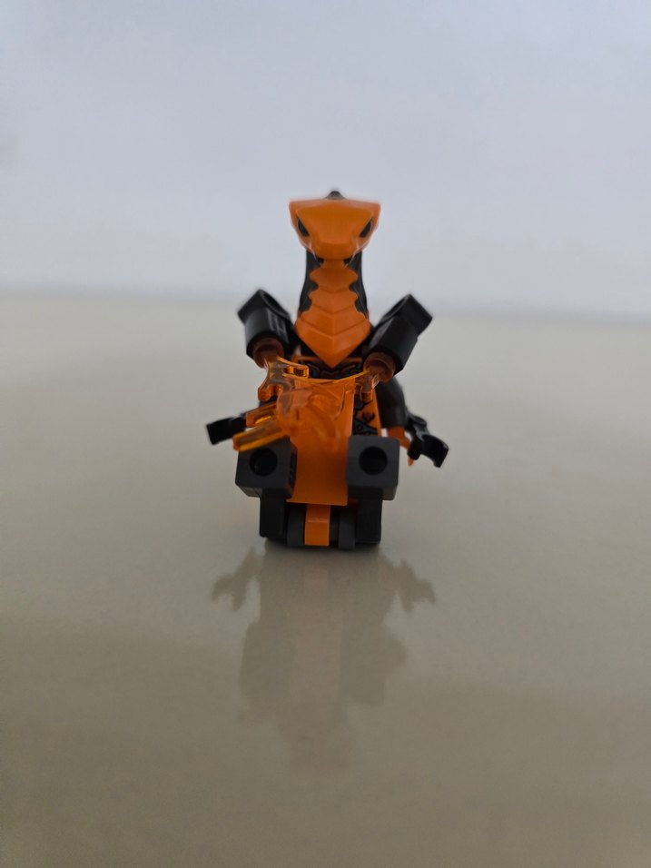 NİNJAGO YILAN ADAM Turuncu Lego Figür - Görsel 4