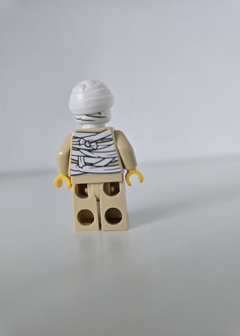 Beyaz ve Gri Lego Mumya Figürü - Görsel 2
