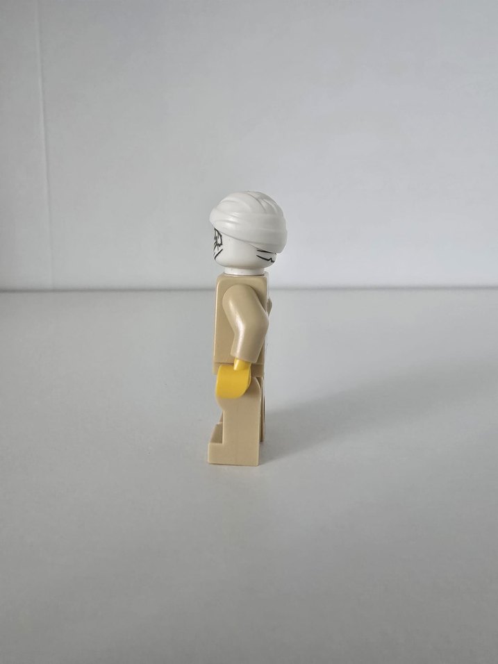 Beyaz ve Gri Lego Mumya Figürü - Görsel 3