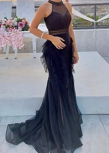 Siyah dantel işlemeli abiye