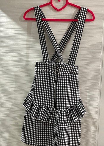 Siyah -beyaz kareli askılı tulum - Görsel 3