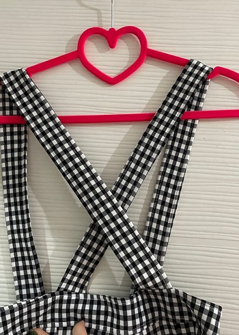 Siyah -beyaz kareli askılı tulum - Görsel 5