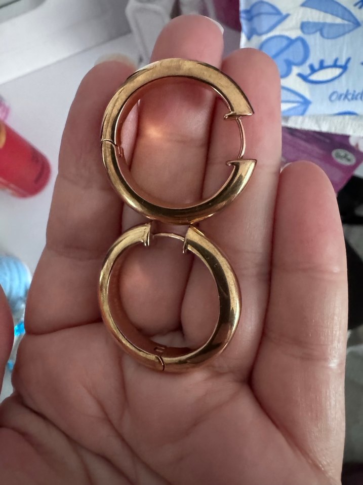 Altın Renkli çelik küpe - Görsel 2