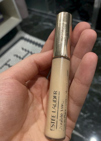 Estée Lauder Beige Kapatıcı