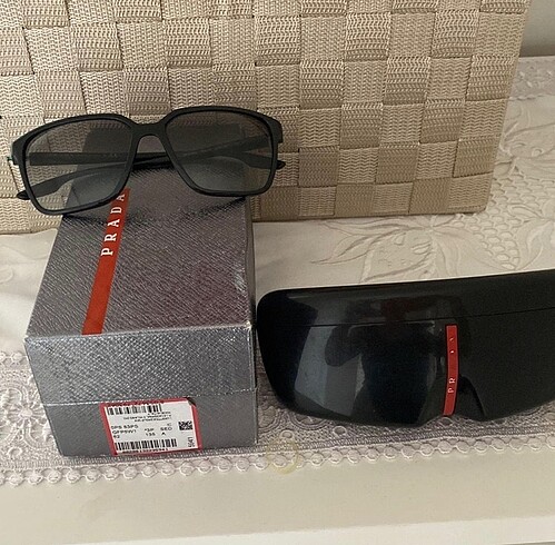 Prada güneş gözlüğü