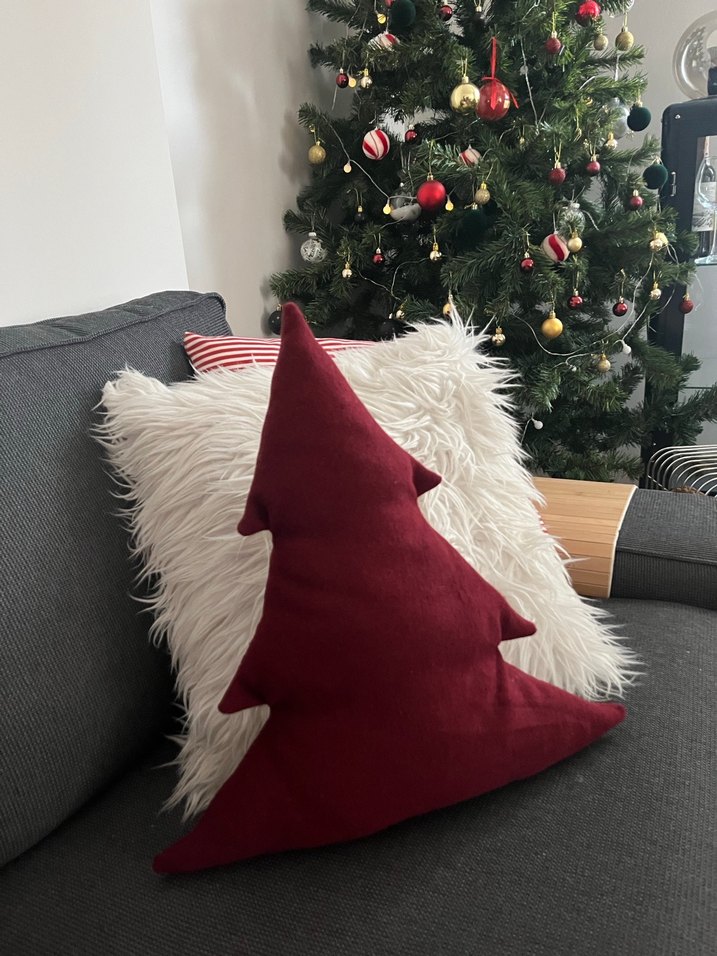 Bordo Yılbaşı Yastığı - Ağaç Şeklinde - Görsel 3