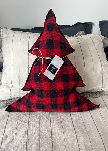 Kırmızı Ekoseli Yün Yılbaşı Yastığı - Görsel 2