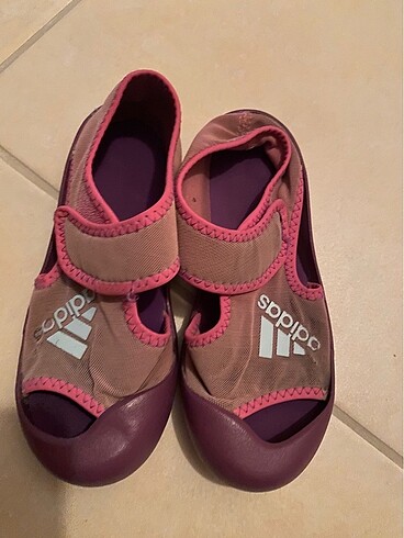 Adidas sandalet