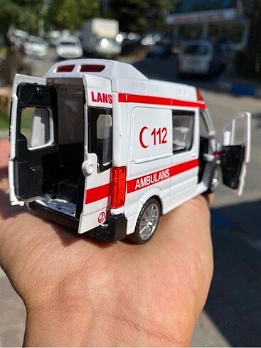 Metal Ambulans