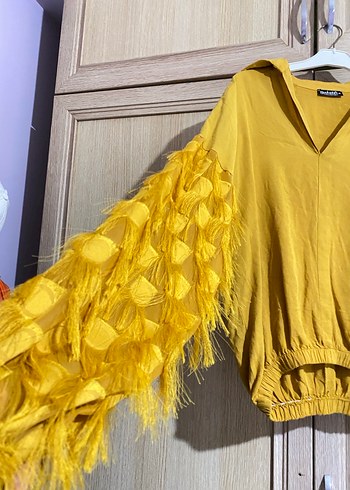 Püsküllü Sarı Uzun Kollu Bluz - Görsel 2