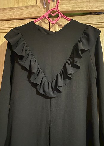 Uzun Kollu Siyah Fırfırlı Uzun yırtmaçlı Elbise - Görsel 3