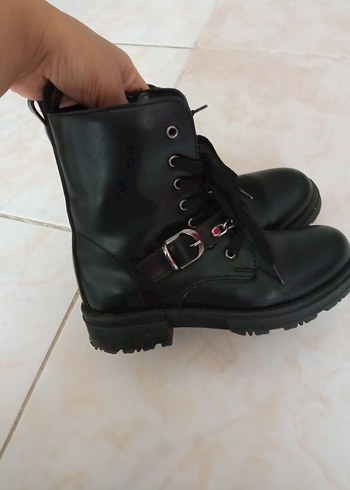 32 Beden siyah Renk Siyah Parlak Tokalı Blok Topuklu çocuk Bot