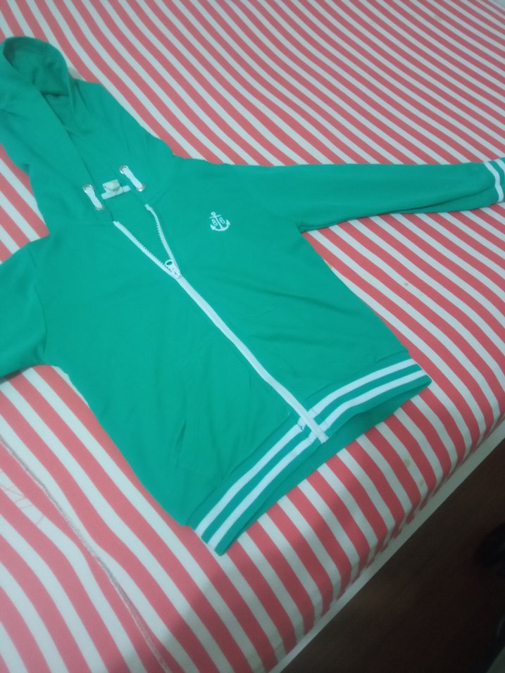 Yeşil Kapüşonlu - Görsel 2