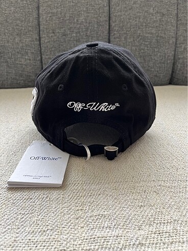  Beden Offwhite şapka