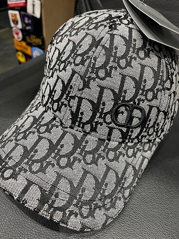 Dior CD şapka