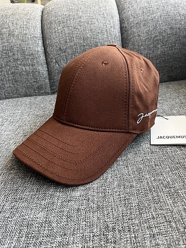 Jacquemus şapka