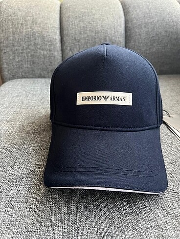 Emporio armani şapka