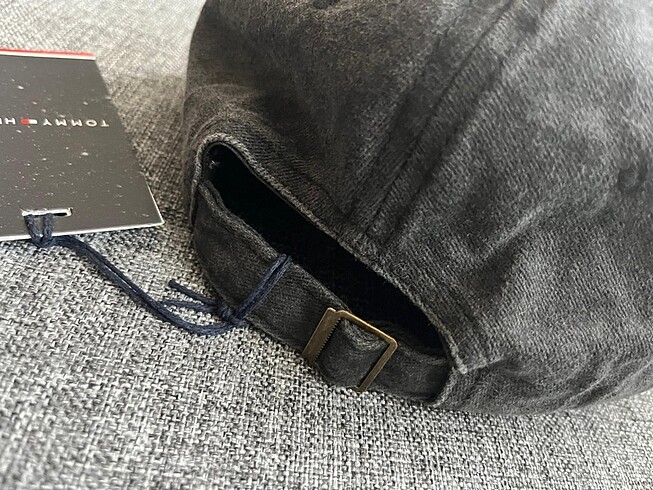 Beden Tommy Hilfiger şapka