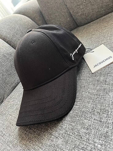 Jacquemus şapka