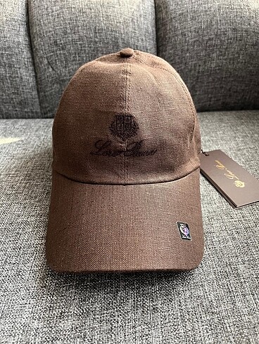 Loro piana şapka