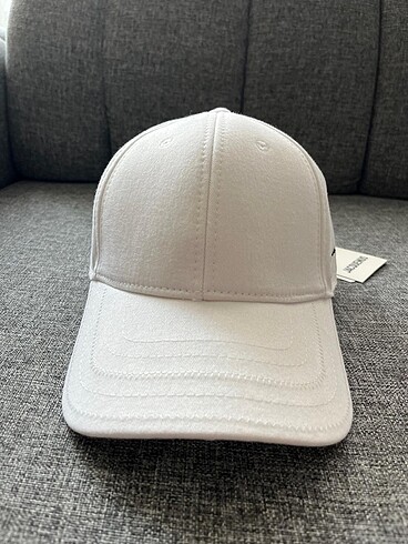 Beden Jacquemus şapka