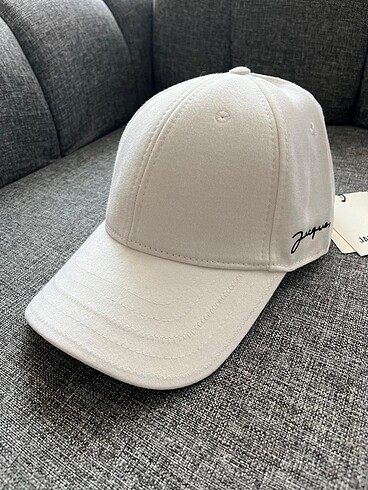 Jacquemus şapka