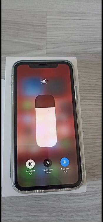 iPhone 11 64 GB e simli TR cihazı kutulu